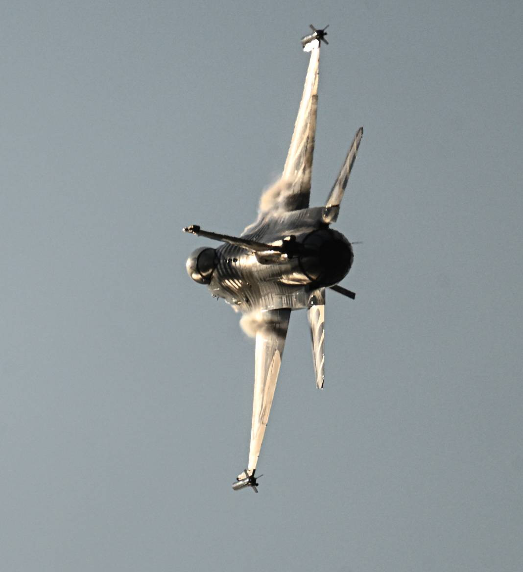 SOLOTÜRK'ten rekor kıran gösteri. İstanbulluları büyülediler - Resim: 11